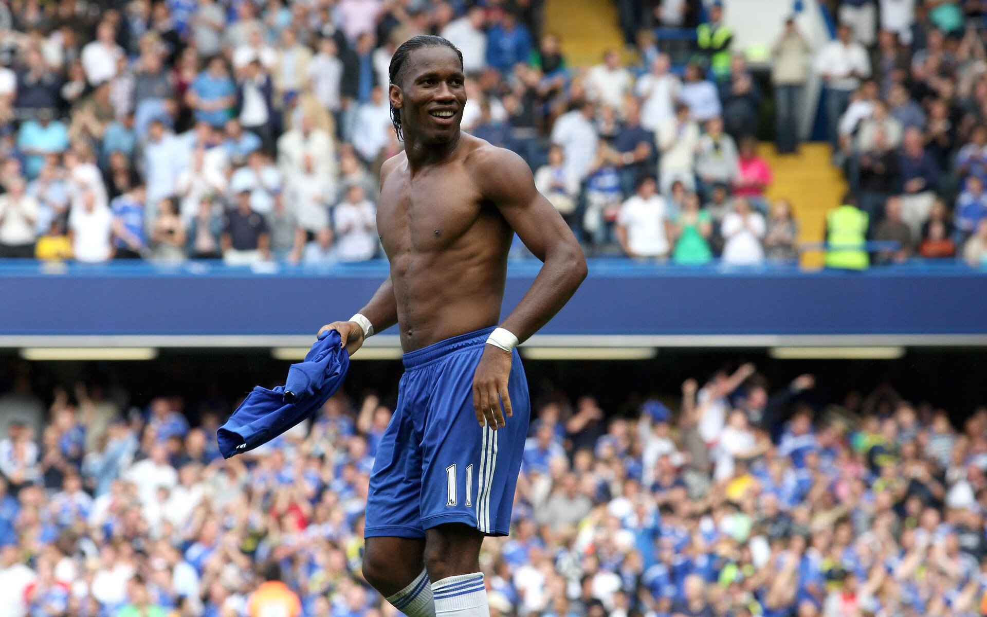 巴黎遭遇欧冠惨败,梅开二度的迪亚斯让拜仁奏凯,欧冠_巴黎淘汰拜仁晋级四强